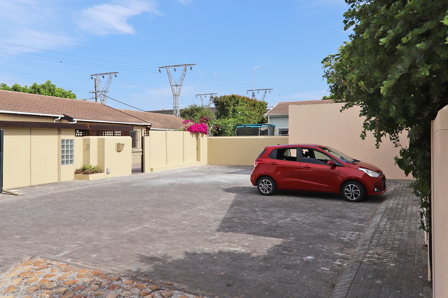3 Bed Home For Sale in Diep River (R 2,675,000)