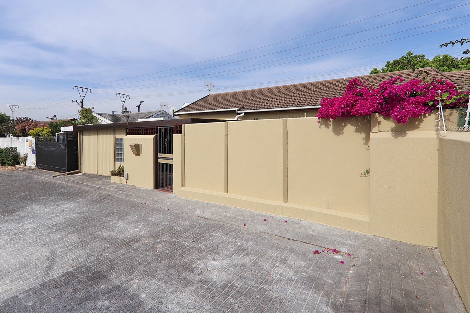 3 Bed Home For Sale in Diep River (R 2,675,000)