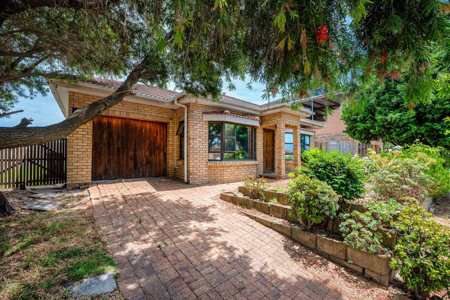 3 Bed Home For Sale in Glenhaven (R 1,599,000)