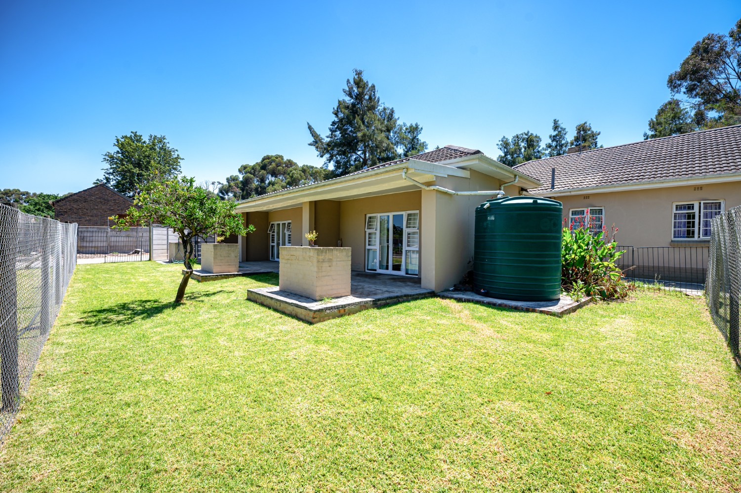 7 Bed Home For Sale in Penhill (R 4,200,000)