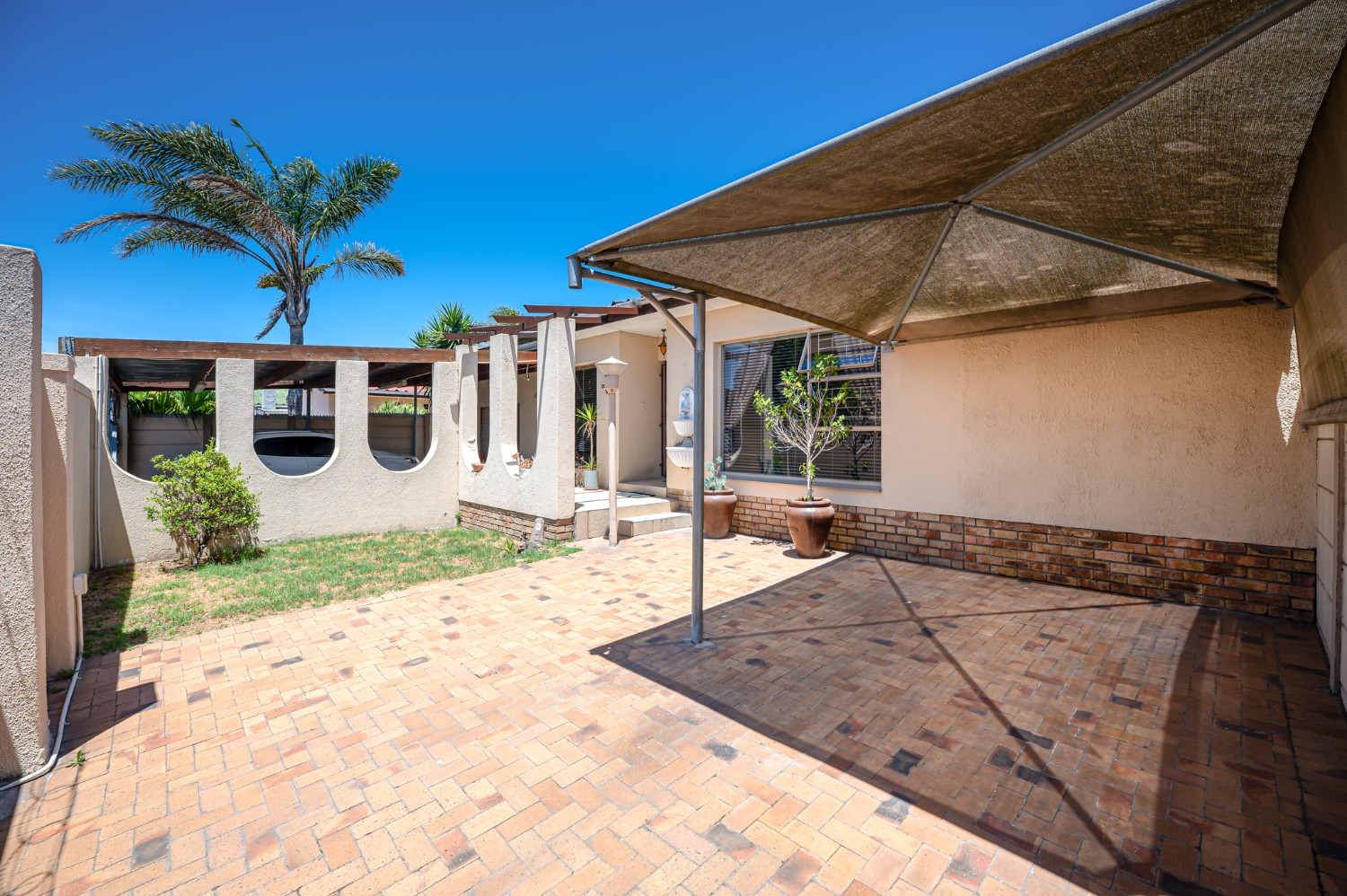 3 Bed Home For Sale in Glenlilly (R 2,295,000)