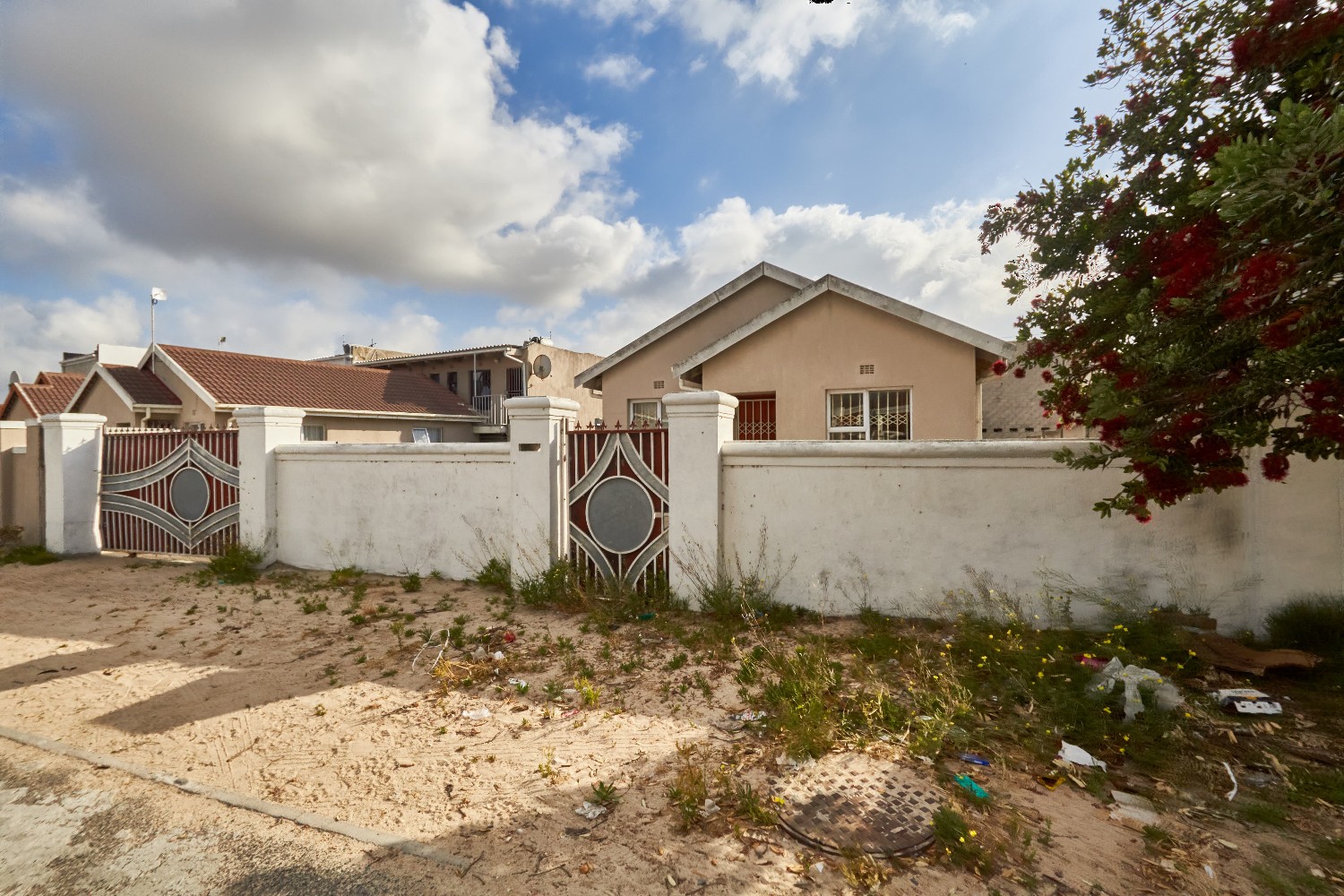 5 Bed Home For Sale in Ilitha Park (R 899,999)
