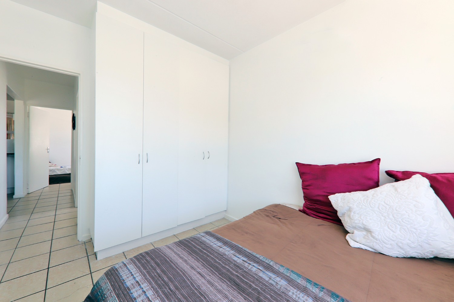 2 Bed Apartment For Sale in Maitland (R 680,000)