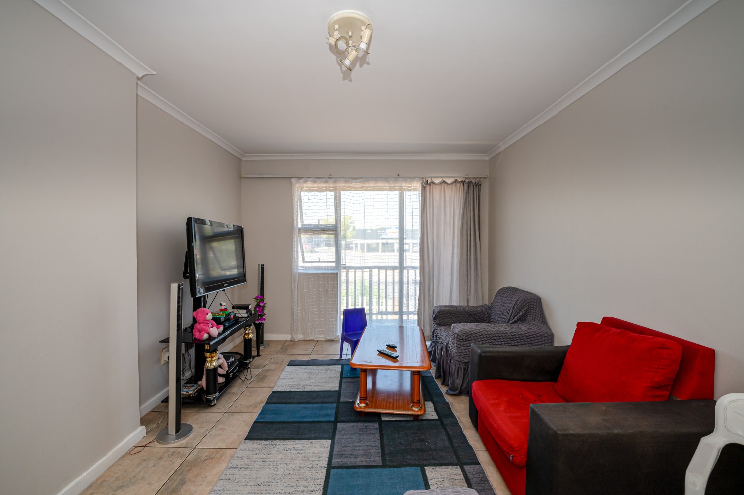 2 Bed Apartment For Sale in Brackenfell Central (R 800,000)