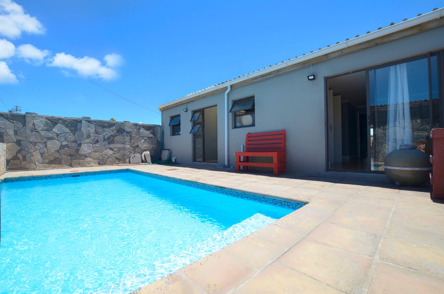 4 Bed Home For Sale in Steenberg (R 1,449,000)