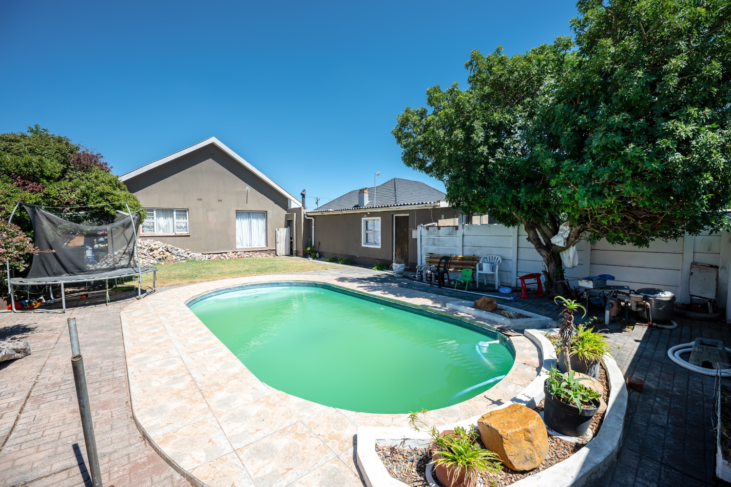 3 Bed Home For Sale in Parow Valley (R 1,999,999)