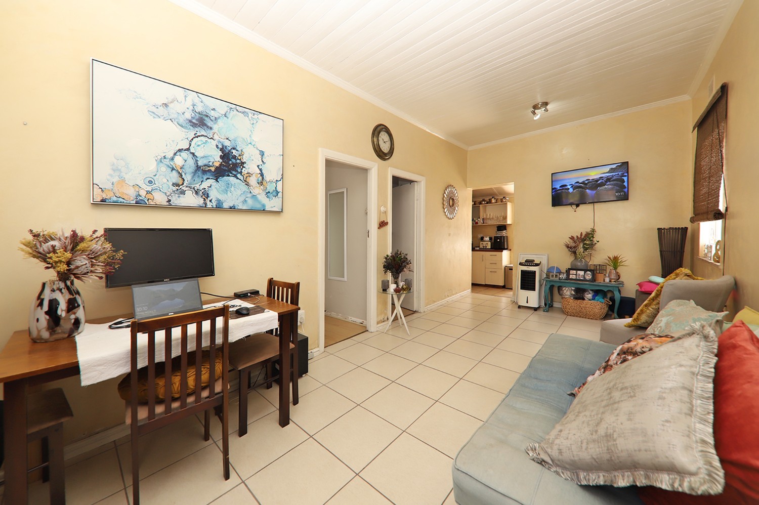 2 Bed Home For Sale in Athlone (R 1,250,000)