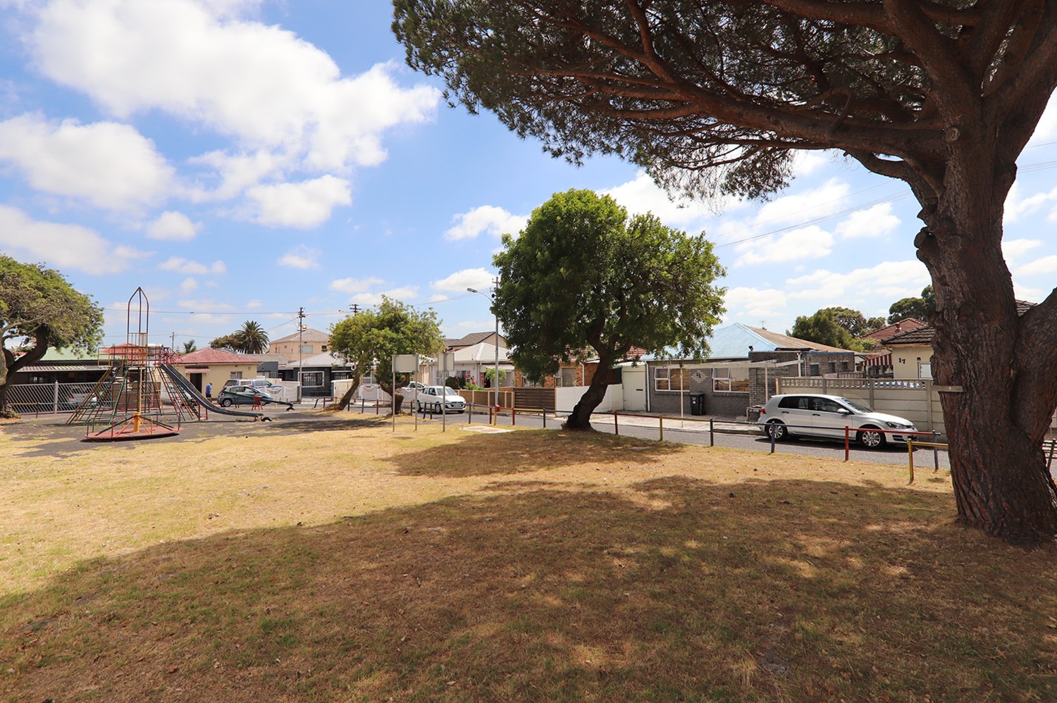 2 Bed Home For Sale in Athlone (R 1,250,000)