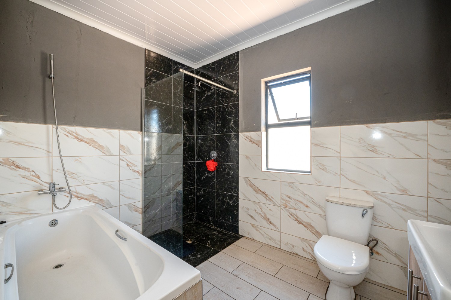 4 Bed Home For Sale in Forest Heights (R 1,150,000)