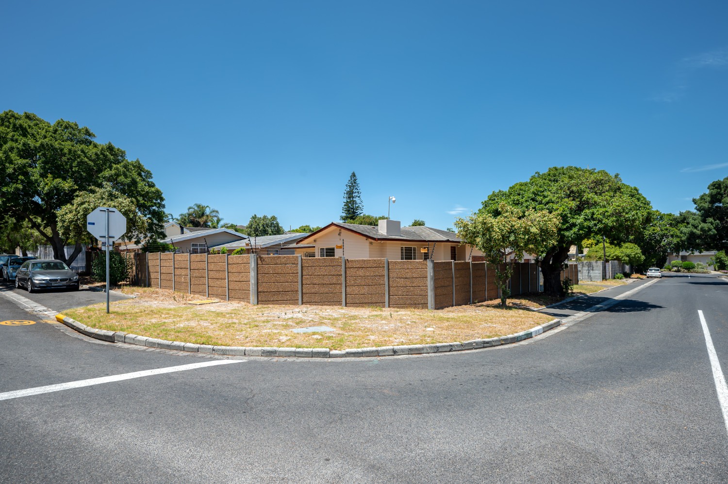 3 Bed Home For Sale in Parow North (R 2,599,000)