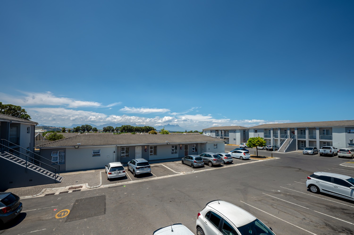 3 Bed Apartment For Sale in Sunset Glen (R 770,000)