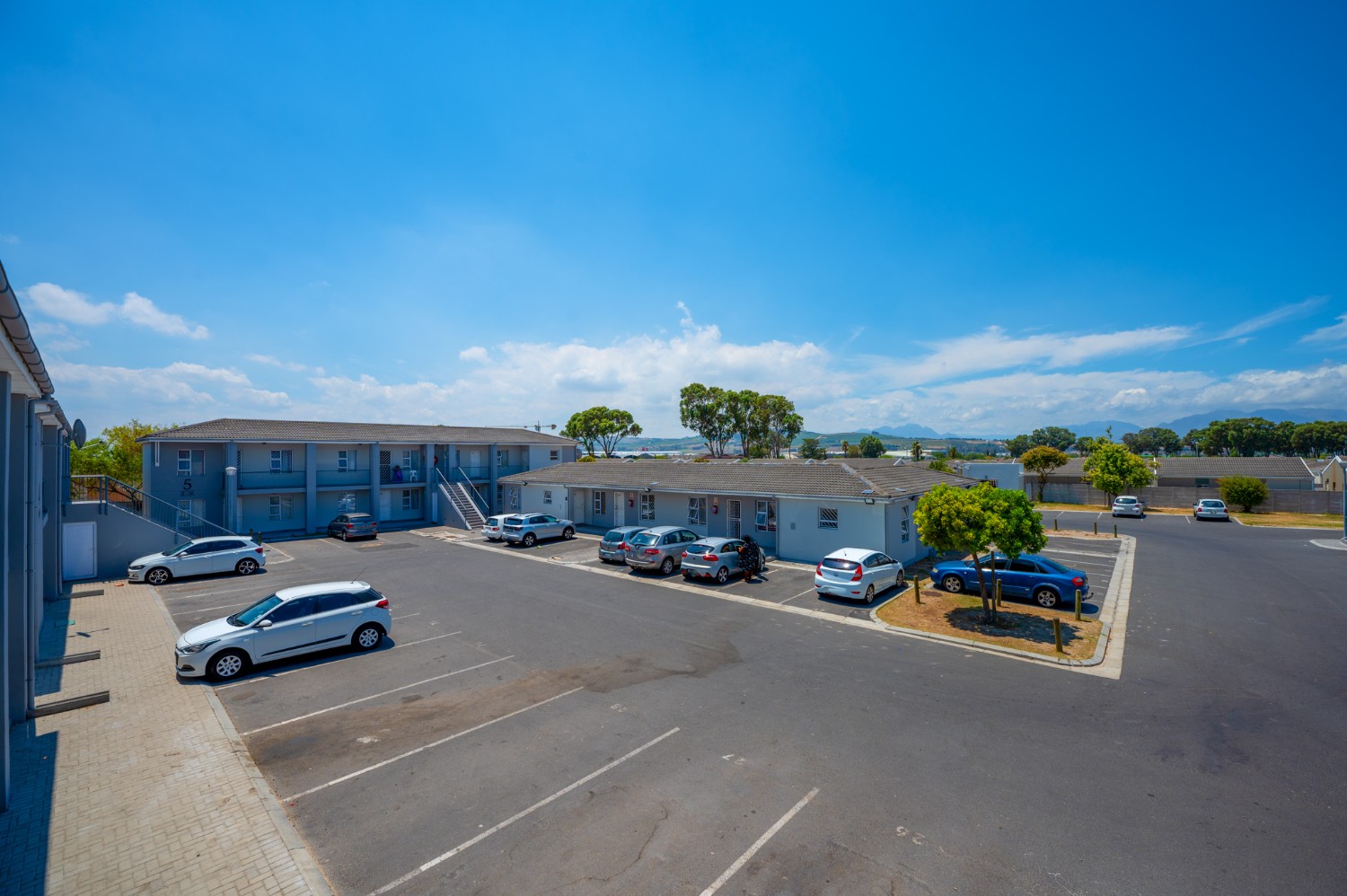 3 Bed Apartment For Sale in Sunset Glen (R 770,000)