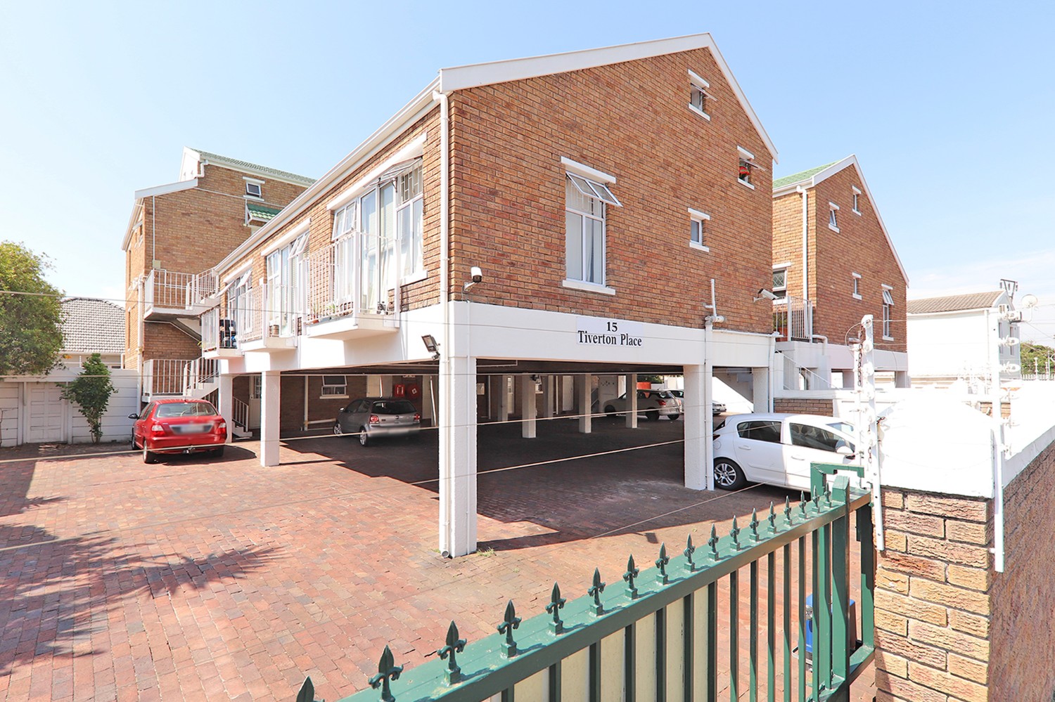 0.5 Bed Apartment For Sale in Plumstead (R 760,000)