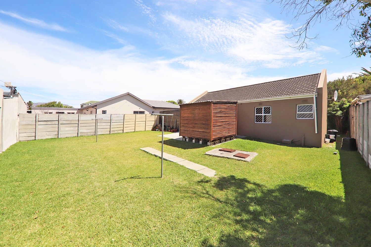 3 Bed Home For Sale in Zeekoevlei (R 1,950,000)
