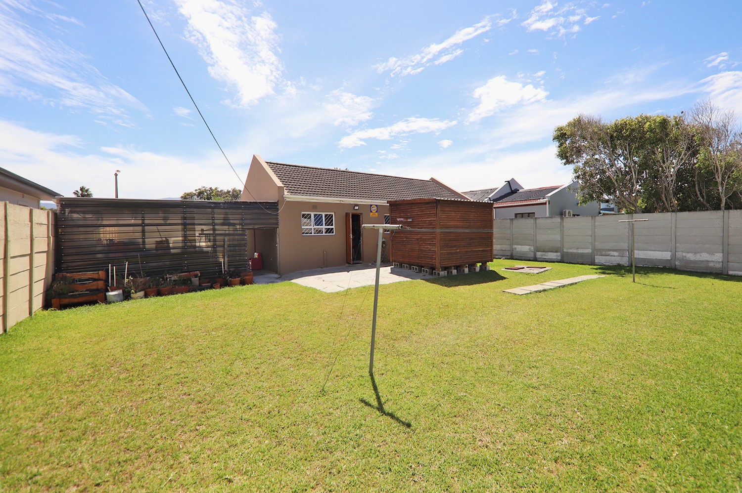 3 Bed Home For Sale in Zeekoevlei (R 1,950,000)