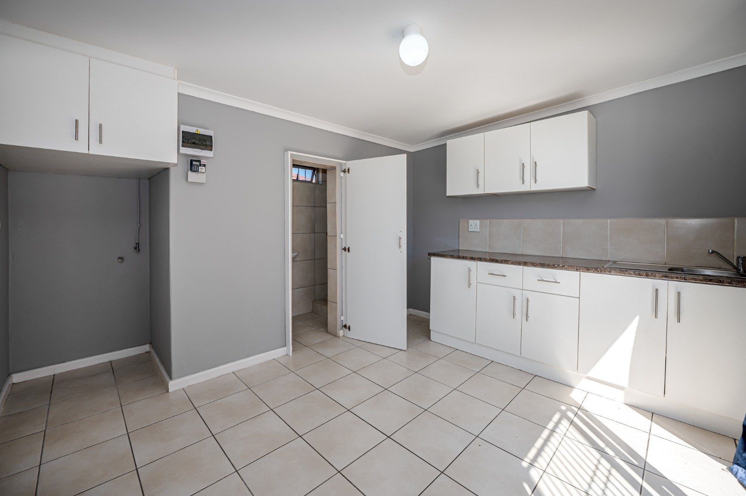 4 Bed Home For Sale in Matroosfontein (R 1,499,000)