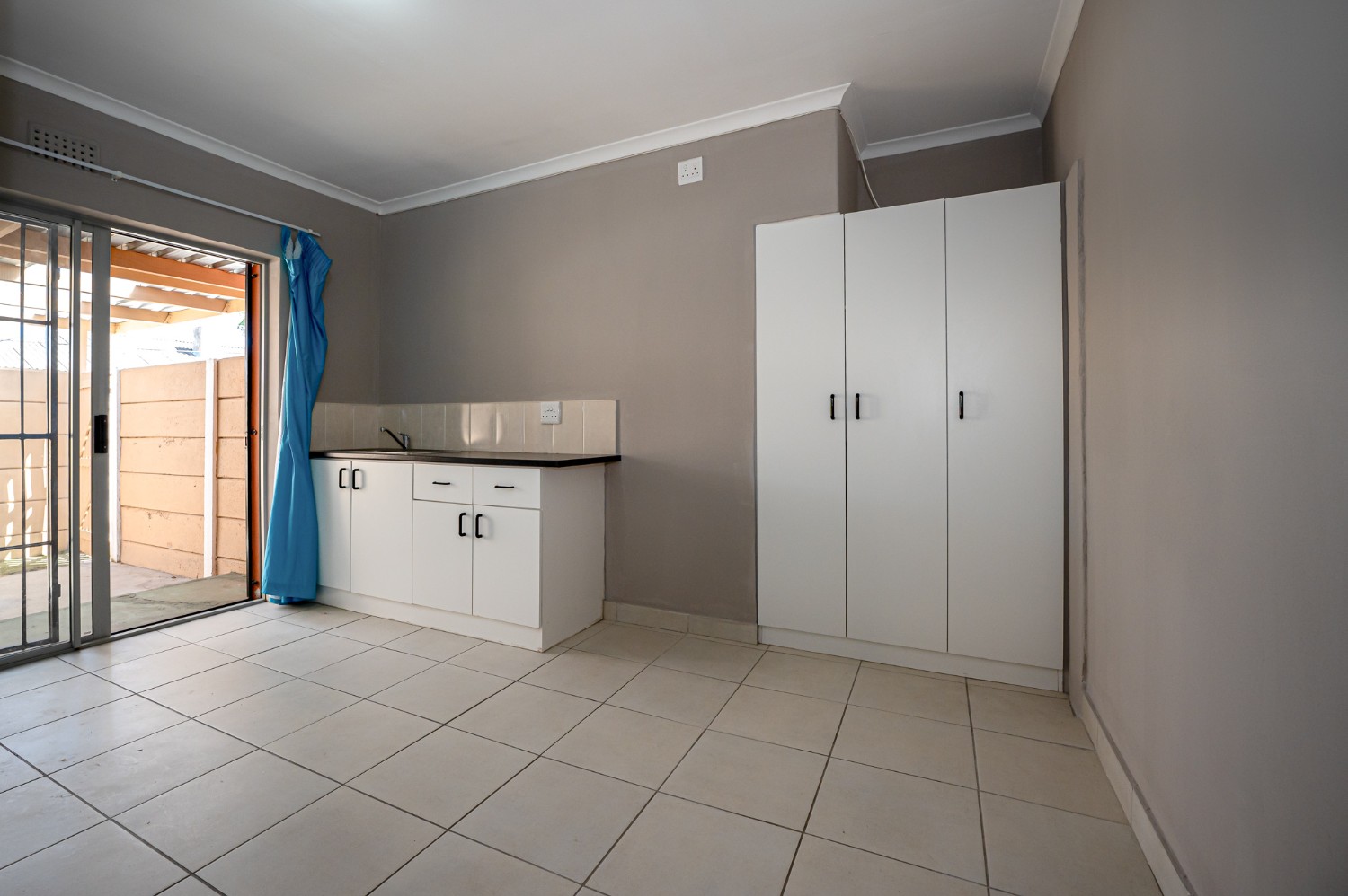 4 Bed Home For Sale in Matroosfontein (R 1,499,000)