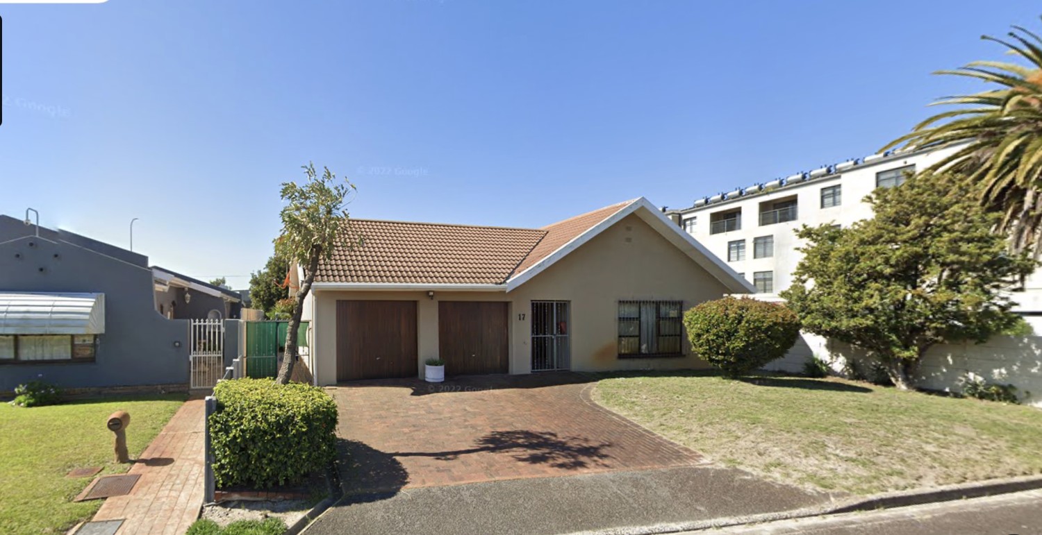 4 Bed Home For Sale in Diep River (R 2,100,000)