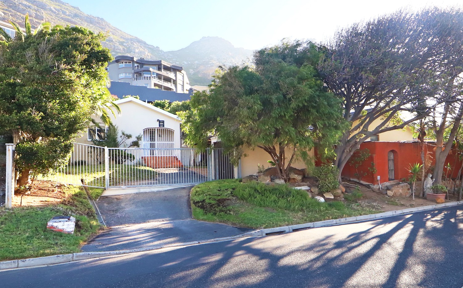 3 Bed Home For Sale in Lakeside (R 2,950,000)