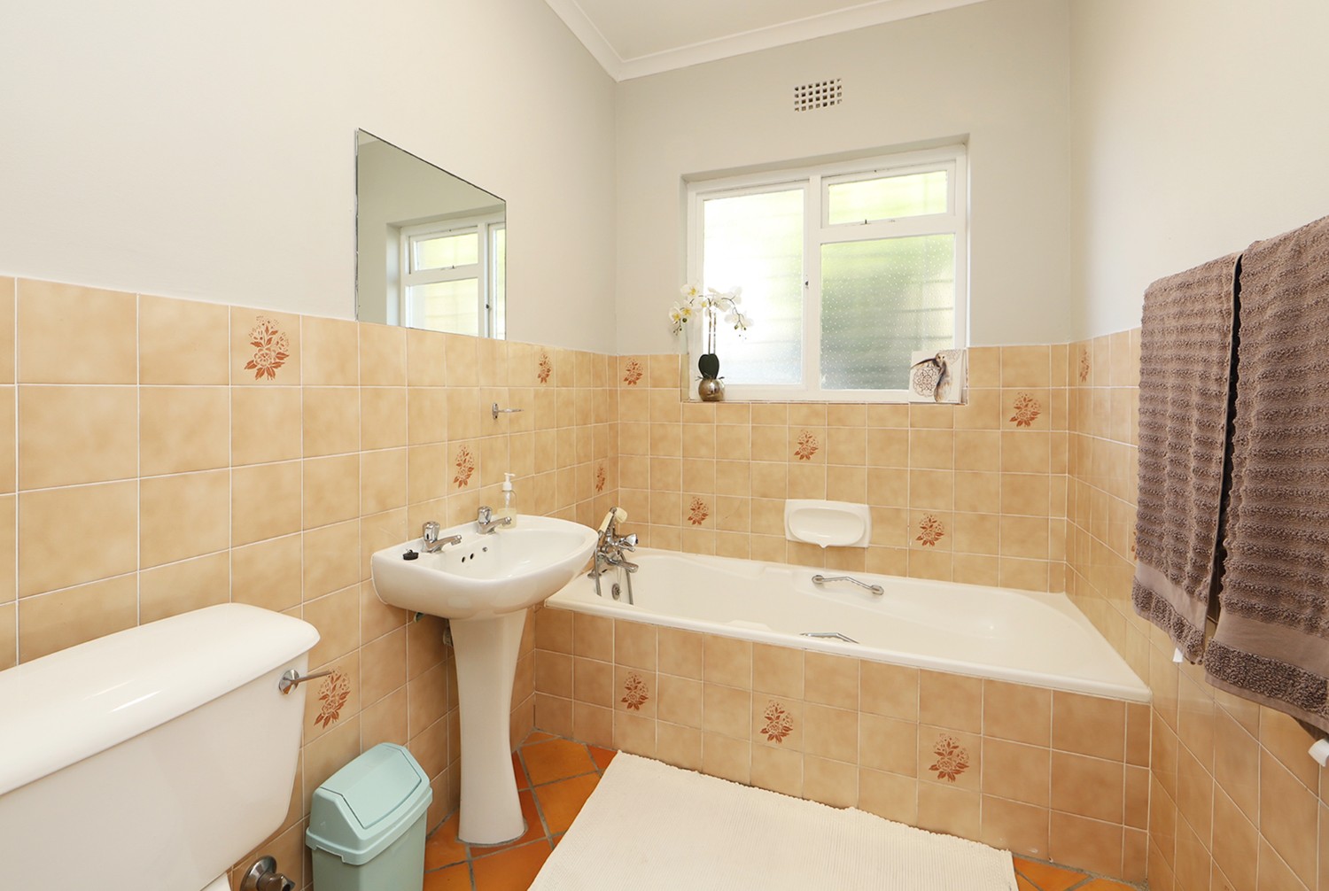 3 Bed Home For Sale in Lakeside (R 2,950,000)