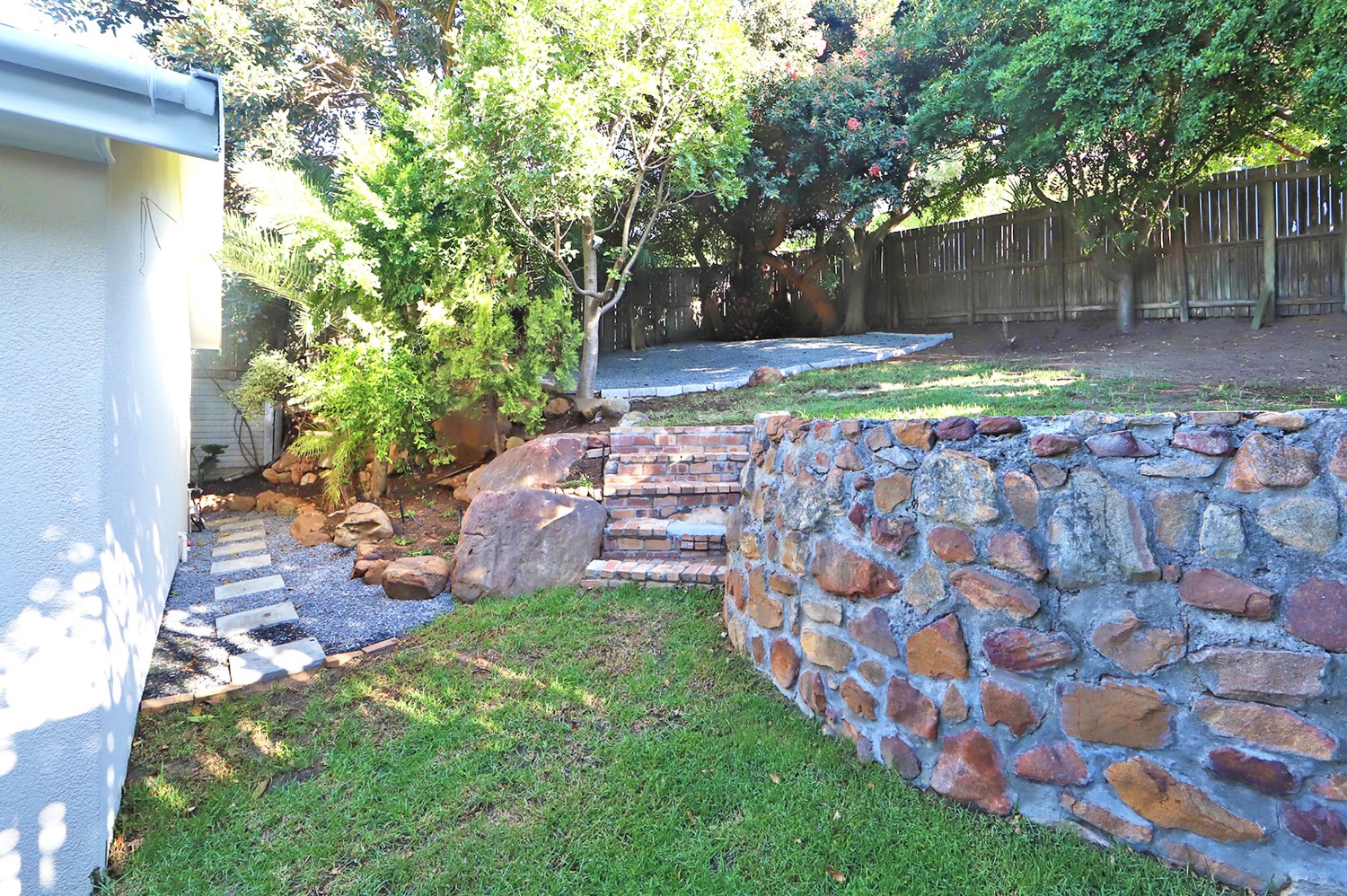 3 Bed Home For Sale in Lakeside (R 2,950,000)