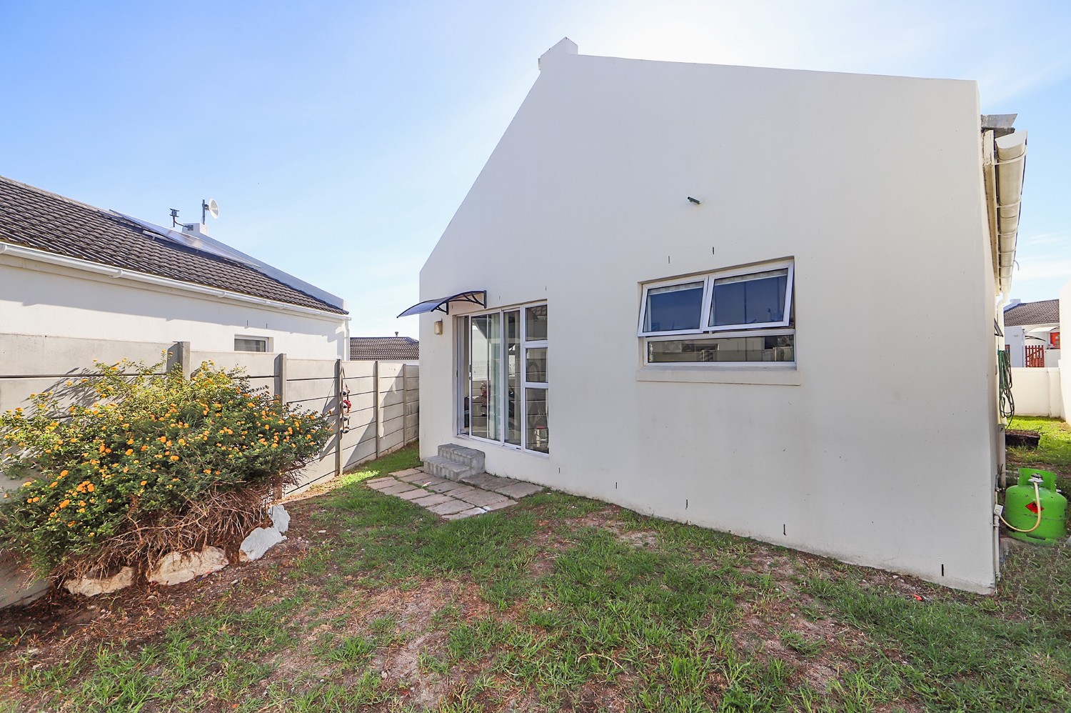 2 Bed Home For Sale in Faerie Knowe (R 1,795,000)