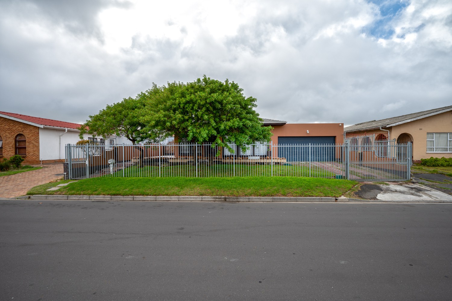 3 Bed Home For Sale in Belhar (R 2,550,000)