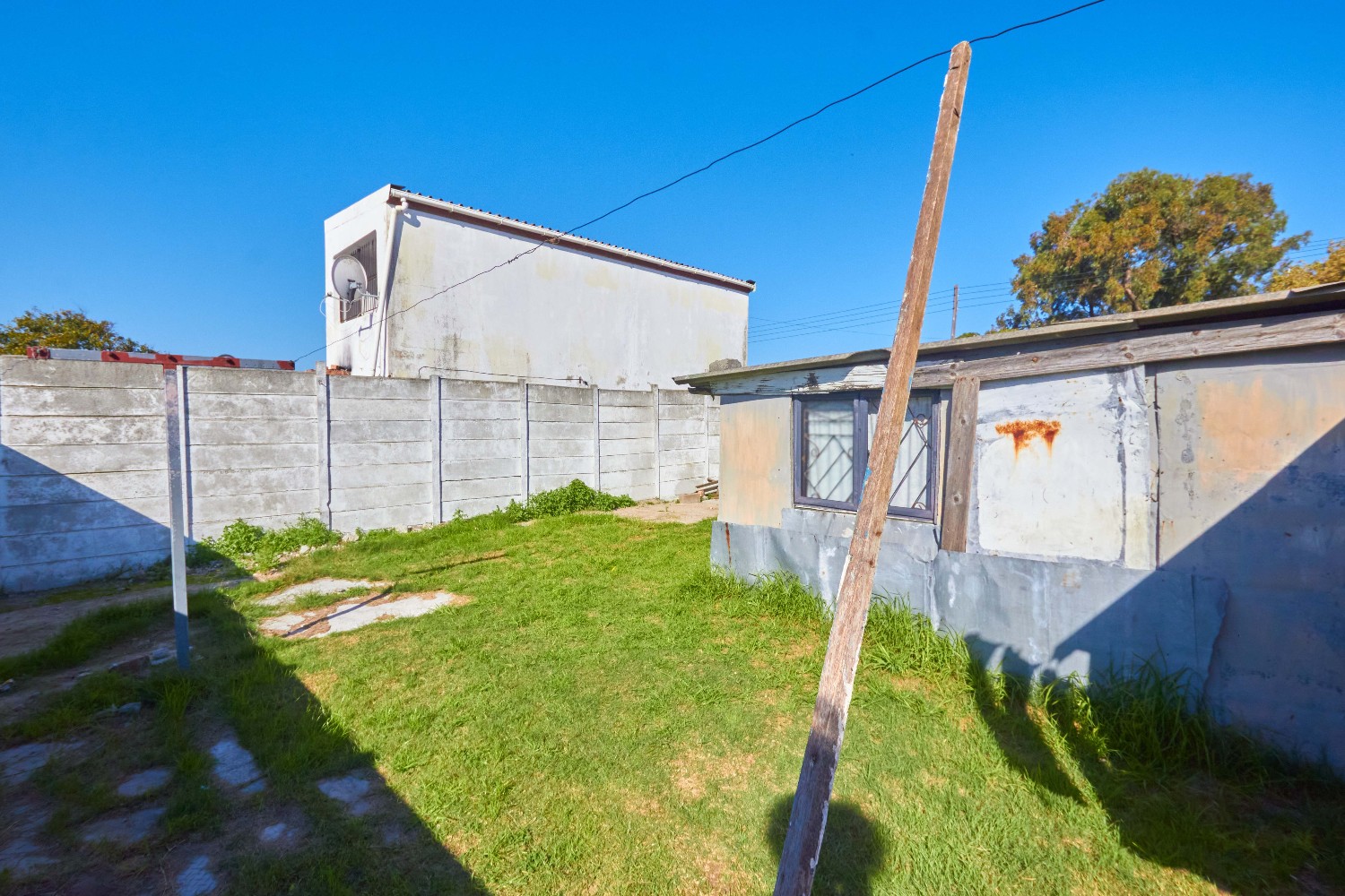 2 Bed Home For Sale in Lavis (R 660,000)