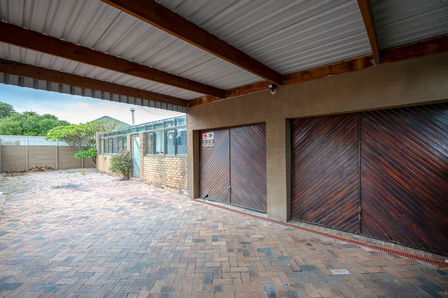 4 Bed Home For Sale in Bothasig (R 2,499,000)