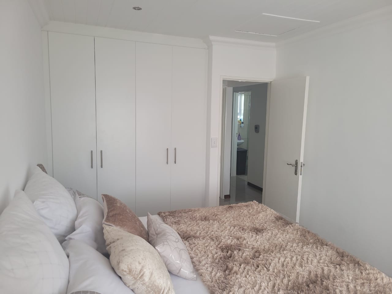 2 Bed Apartment For Sale in Gaylee (R 820,000)