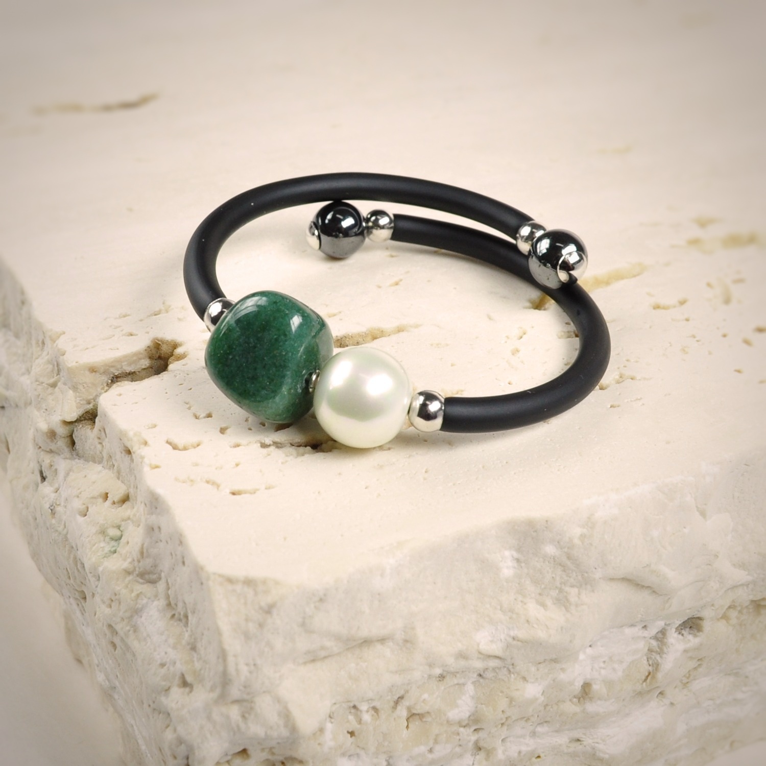 Rubber Bracelet with Pearl and Aventurine stone