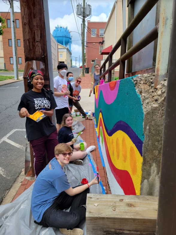 Art Students Paint New Mural in Old Town Warrenton