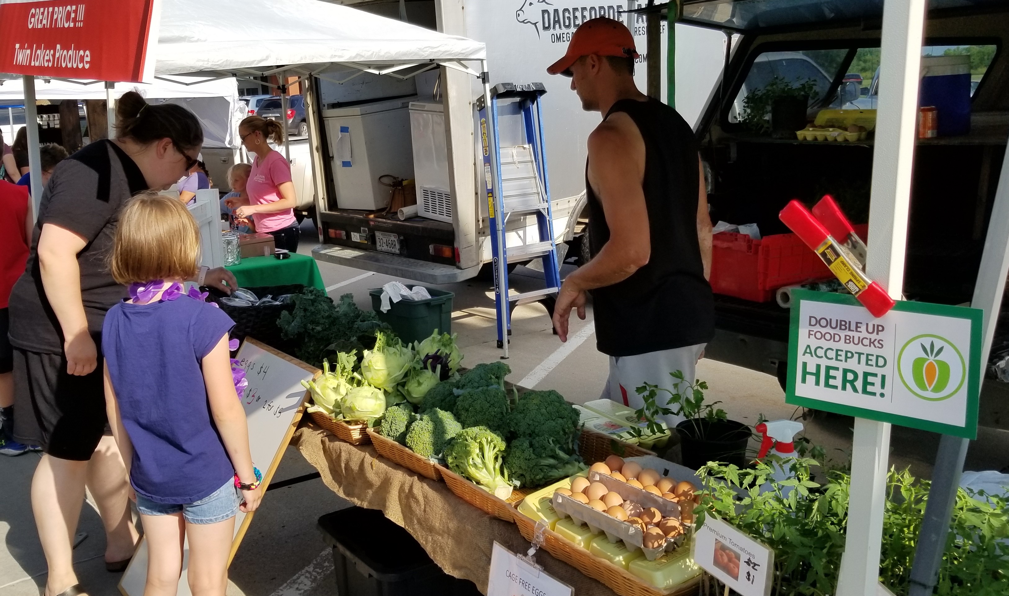 SNAP Recipients Double Up on Purchases at Some Farmers Markets, Grocers