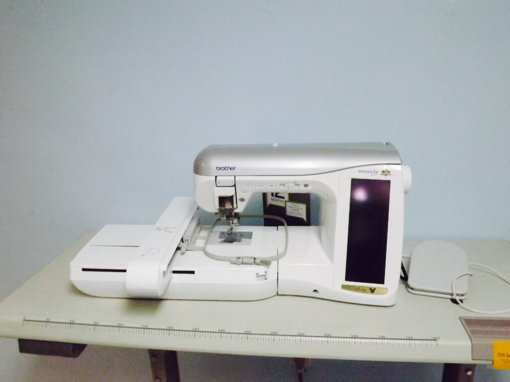 Brother Innov'is 4000D Disney Edition Portable Embroidery