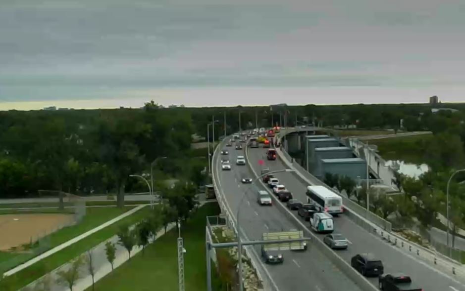 Northbound Disraeli closed Thursday morning Classic107 Winnipeg's