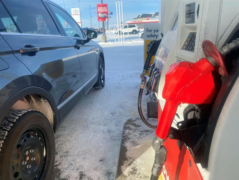 Manitoban commuters hit especially hard by rising gas prices