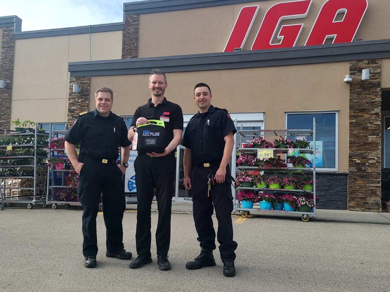 Town of Penhold receives two more defibrillators