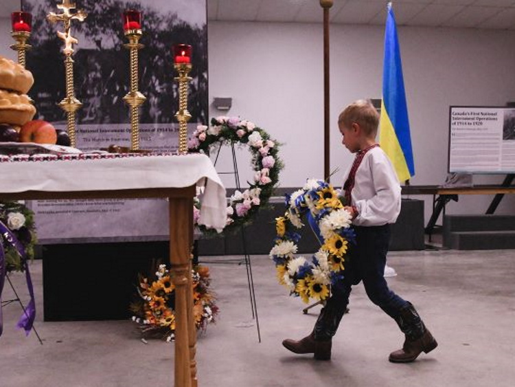 Emerson monument honours Ukrainian and Eastern European men arrested