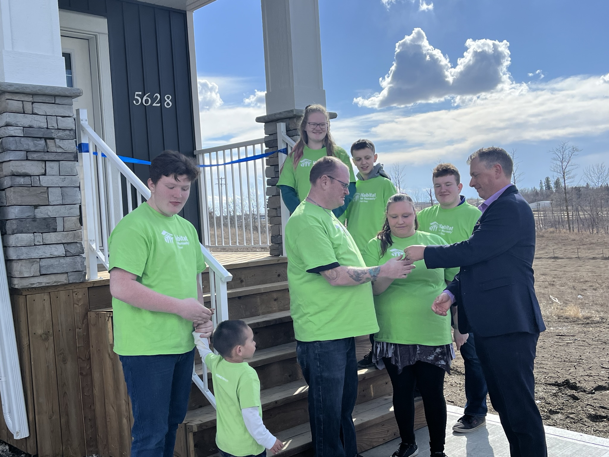 Habitat for Humanity Red Deer presents keys to four families at Home