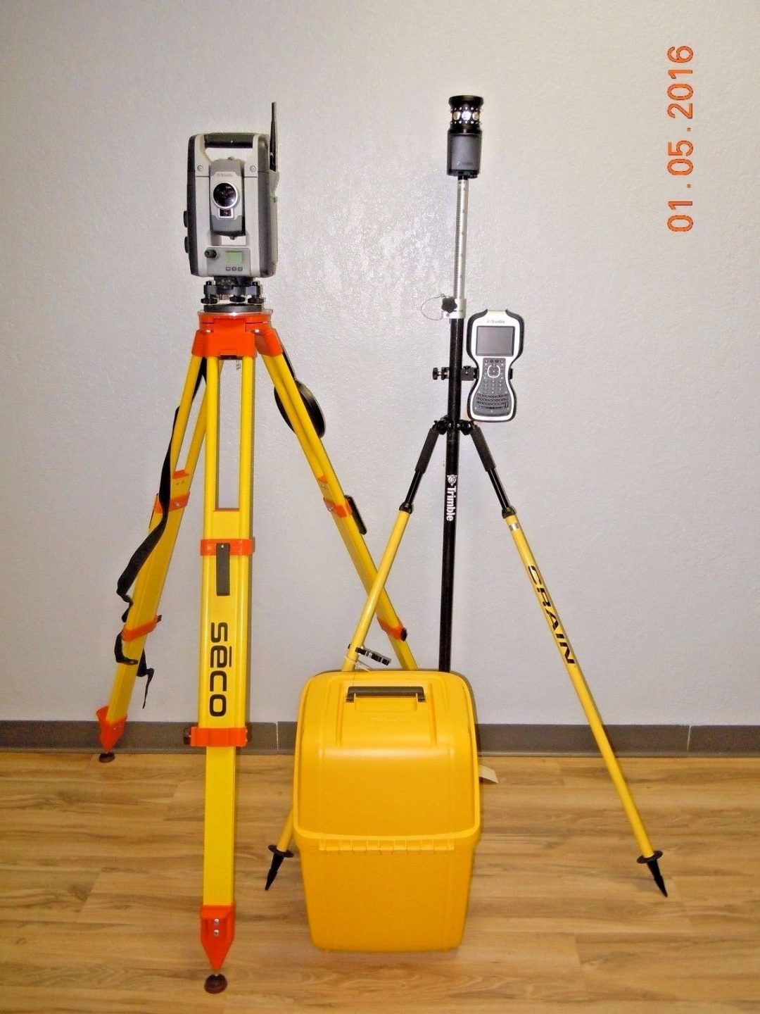Trimble S8 Robotic Total Station & R8 Model 3 GPS GNSS RTK Set TSC3