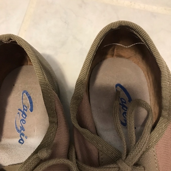 Capezio Shoes Capezio Splitsole Jazz Shoe Tan Size 2m Poshmark
