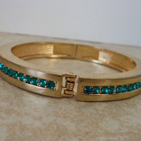 Coldwater Creek Jewelry Coldwater Creek Emerald Hinged Bracelet Size