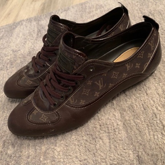 Louis Vuitton Shoes Louis Vuitton Brown Monogram Laced Shoes S 38