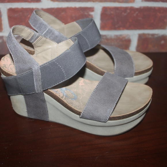 OTBT Shoes Hp Otbt Gray Suede Bushnell Wedge Sandal 65 Euc Poshmark