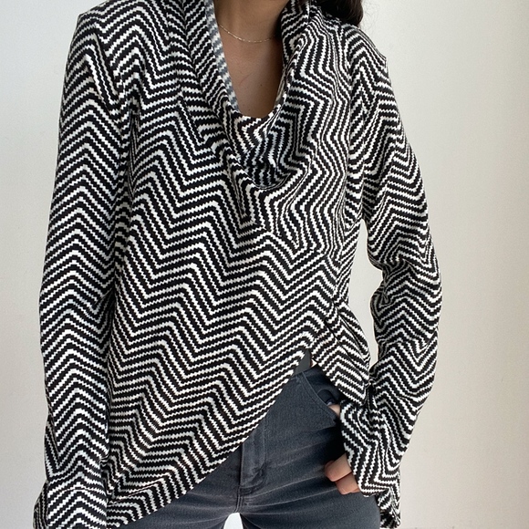 Skies Are Blue Sweaters Left Skies Are Blue Chevron Striped Sweater