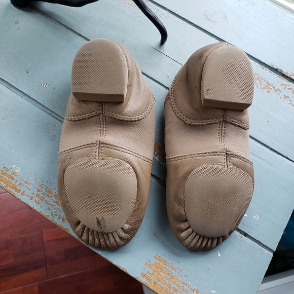 Capezio Shoes Capezio Caramel Jazz Shoe Size 3m Poshmark