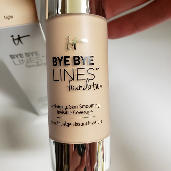 it cosmetics Makeup New Bye Bye Lines Foundation Light