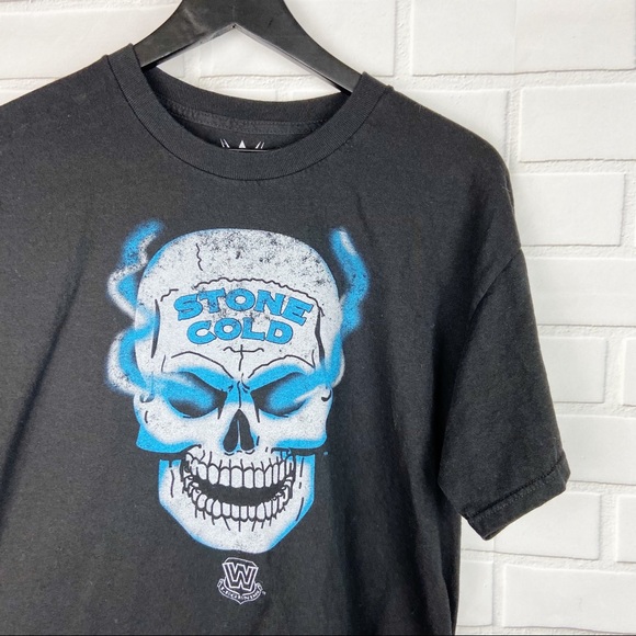 WWE Tops Wwe Stone Cold Steve Austin Skull Graphic Tee L Poshmark