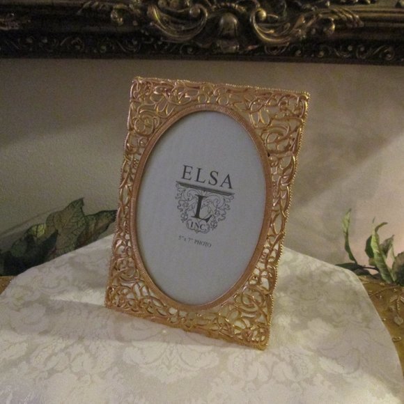 ELSATHING REMEMBERED Accents Elsa Gld Scroll Things Remember Photo