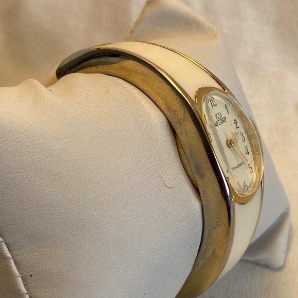 Nelsonic Accessories Vintage Nelsonic Bangle Cuff Style Automatic
